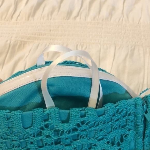 City Triangles Tropical Floral Strapless Bubble
Dress With Belt Size 3 - Picture 9 of 12